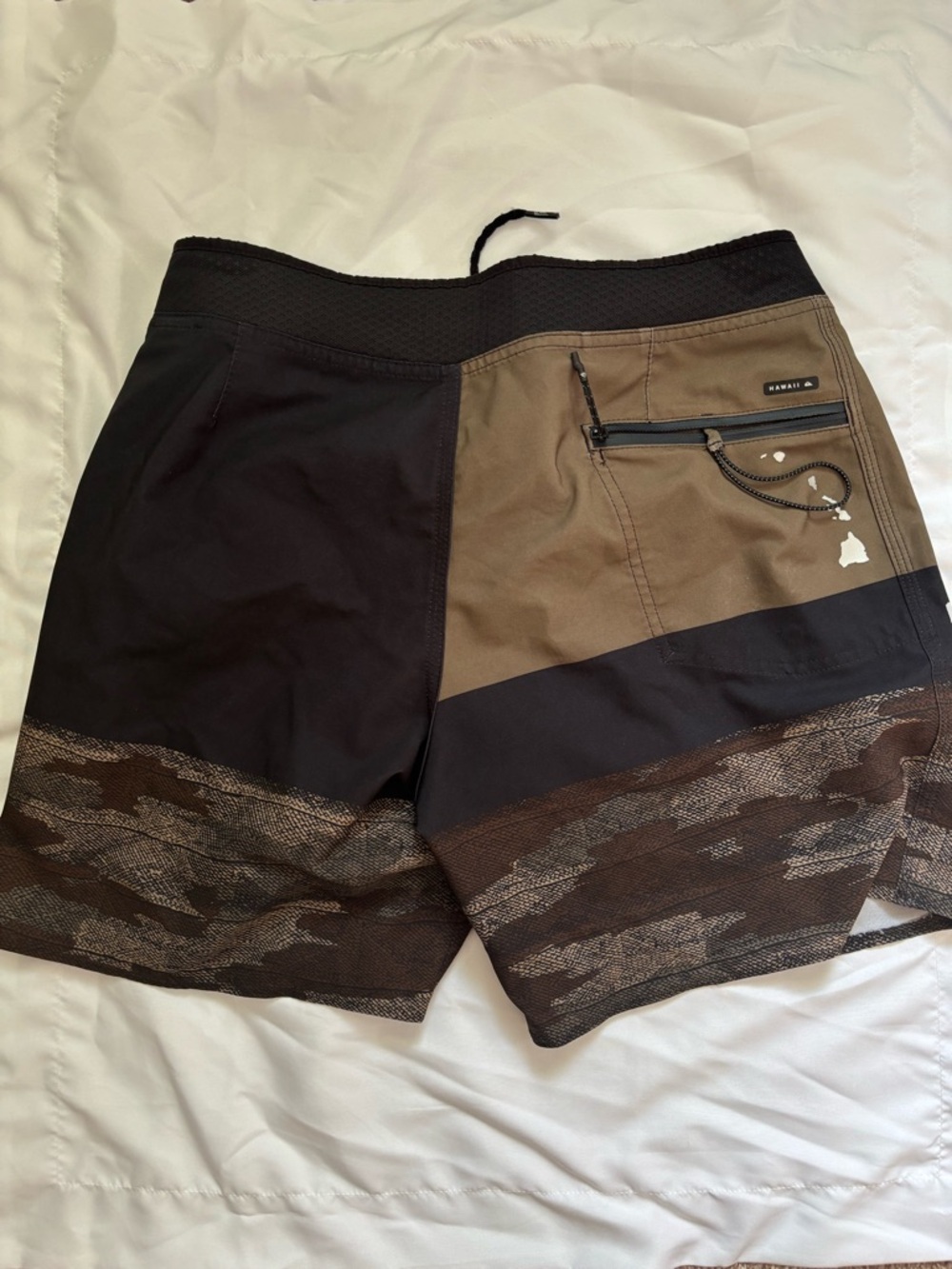 Quiksilver Men’s Brown & Black Camo Board Shorts - Picture 2 of 4